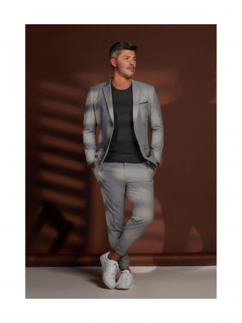 Costume cinza elegante