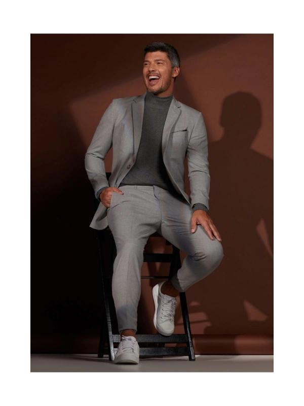 Costume cinza elegante